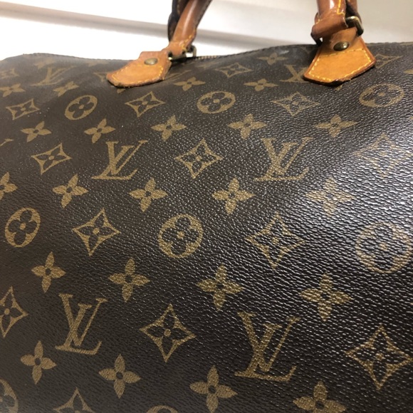 Louis Vuitton - Picture 4 of 8